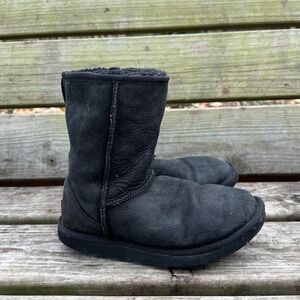 UGG Australia Classic Short Boots Black Suede Sheepskin Lined Women's Size 7‎